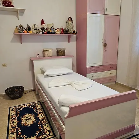Aira Villa Permet