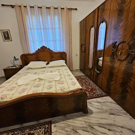 Aira Villa *